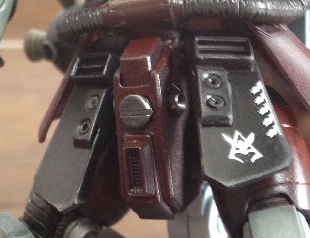 艦首のスジ彫り